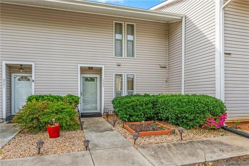 3753 Heathrow Dr, Winston-Salem, NC, 27127-4671 | Card Image