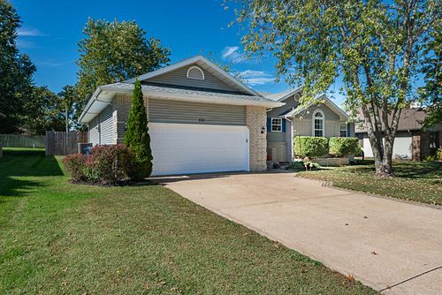 305 N Meadow St, Nixa, MO, 65714-8471 | Card Image