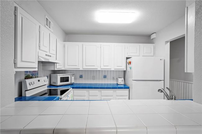 APT-332 - 5973 State Highway 361, Condo with 2 bedrooms, 2 bathrooms and null parking in Port Aransas TX | Image 17