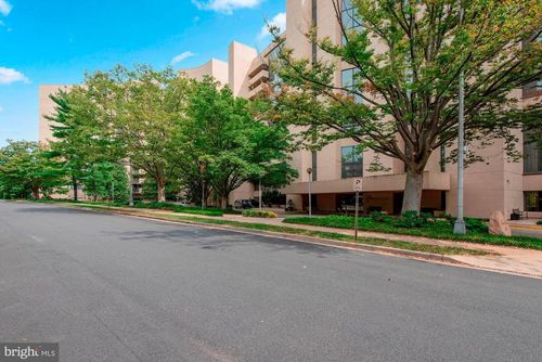 704-1101 S Arlington Ridge Rd, ARLINGTON, VA, 22202-1926 | Card Image