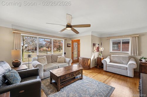 9001 Denne St, Livonia, MI, 48150-3990 | Card Image