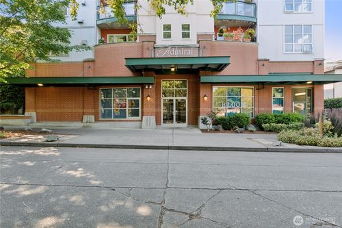 apt-414-2331 42nd Ave Sw, Seattle, WA, 98116-2557 | Card Image