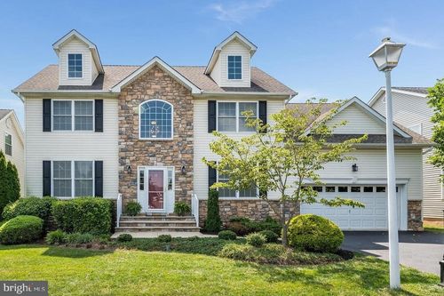 12 Higgins Ct, Flemington, NJ, 08822-6830 | Card Image