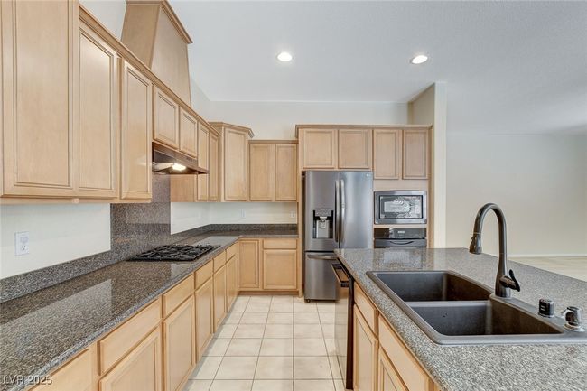 7504 Via Sistina St, House other with 3 bedrooms, 4 bathrooms and null parking in Las Vegas NV | Image 17