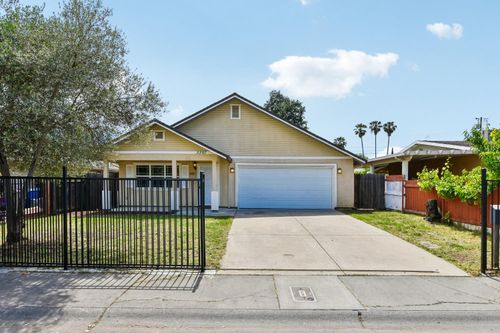 3302 19th Ave, Sacramento, CA, 95820-3804 | Card Image