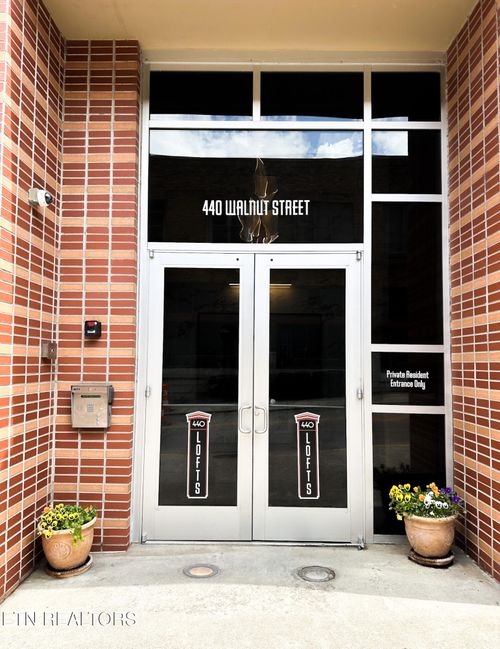 202-440 Walnut St, Knoxville, TN, 37902-1425 | Card Image