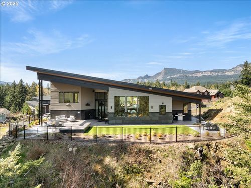 725 Nw Angel Heights Rd, Stevenson, WA, 98648-6277 | Card Image