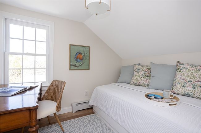 4 Gladding Ct, Home with 3 bedrooms, 1 bathrooms and 3 parking in Newport RI | Image 33