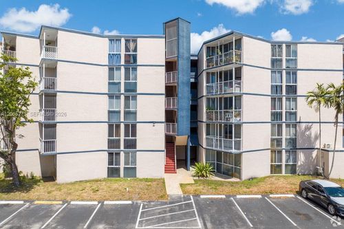 e509-6995 Nw 186th St, Hialeah, FL, 33015-3441 | Card Image