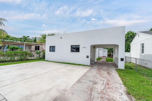 1946 Nw 49th St, Miami, FL, 33142-4068 | Card Image