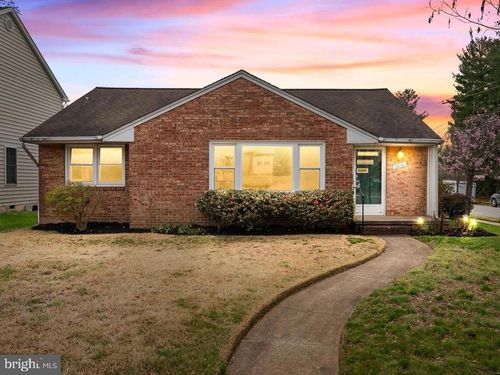 2010 Washington Ave, FREDERICKSBURG, VA, 22401-3453 | Card Image