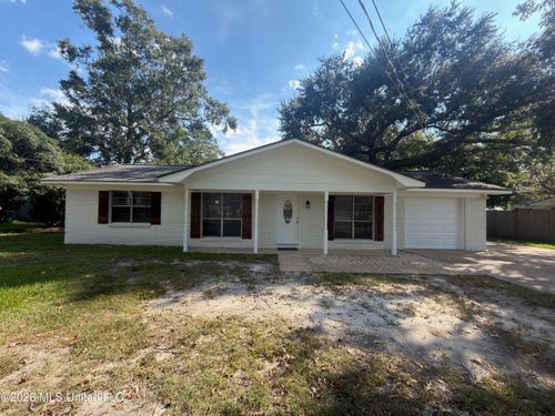 905 Laura St, Long Beach, MS, 39560-4330 | Card Image