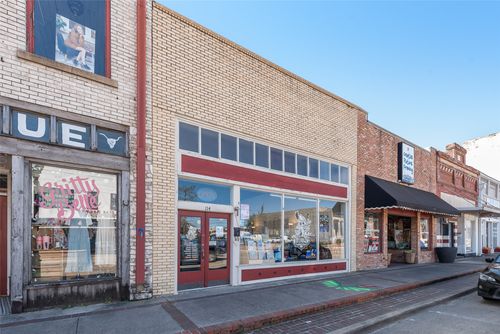 114 E Moore Ave, Terrell, TX, 75160-3204 | Card Image