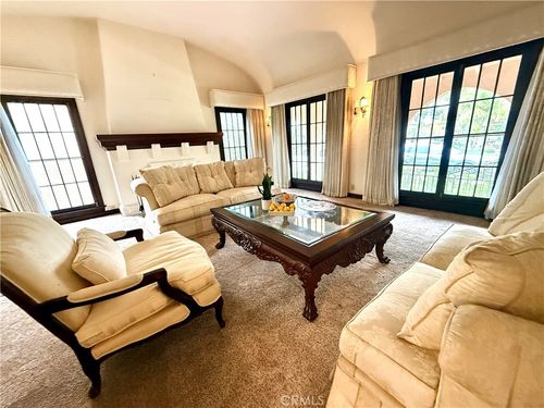 223 Bennett Ave, Long Beach, CA, 90803-1548 | Card Image