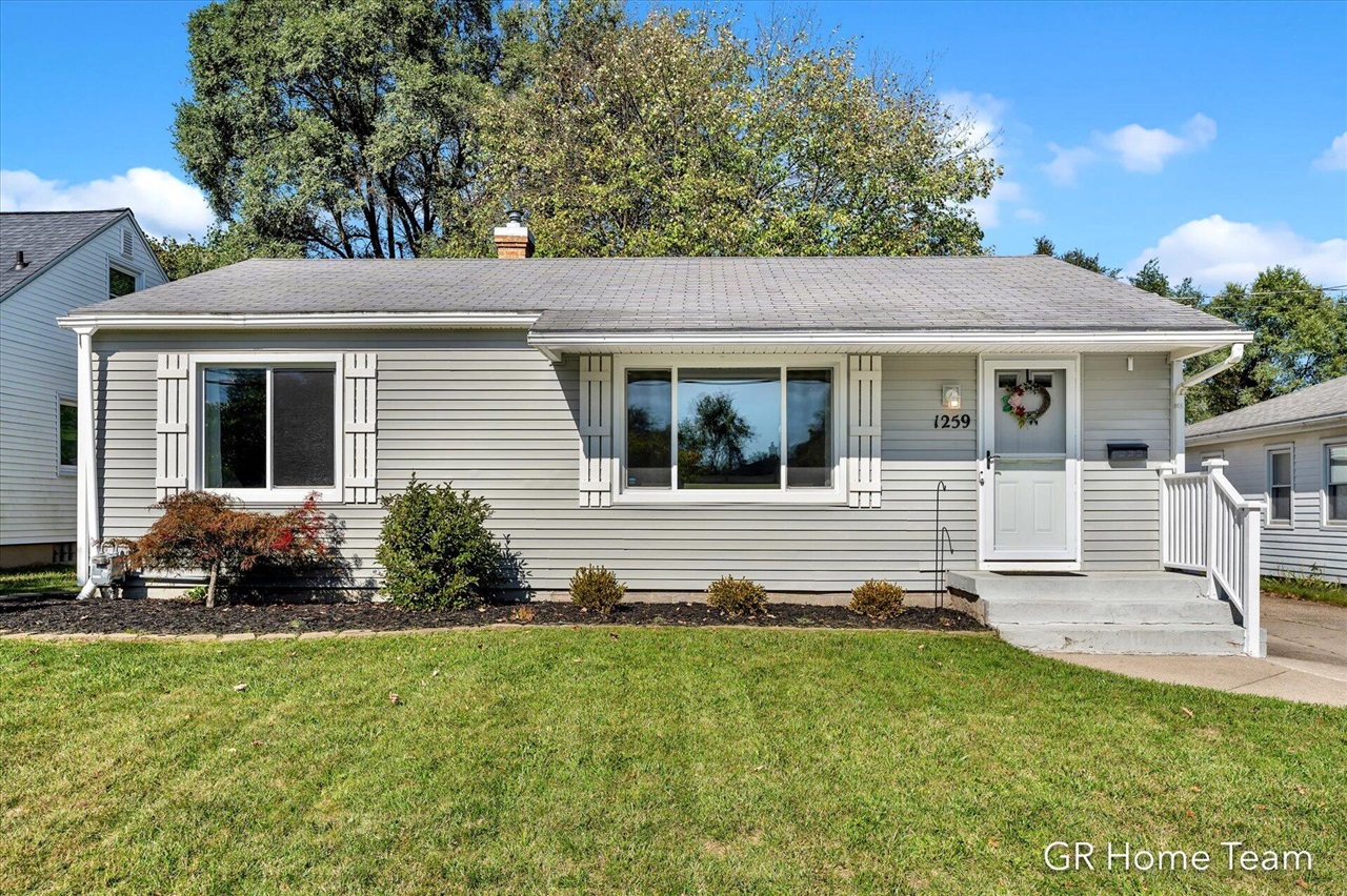 Oaklawn St, Grand Rapids, MI 49505