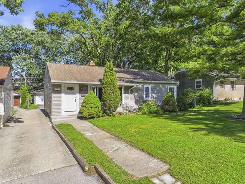 121 S Archer Ave, Mundelein, IL, 60060-2803 | Card Image