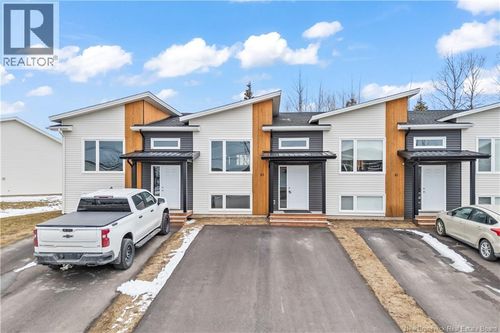 63 Aime St, Dieppe, NB, E1A9K8 | Card Image