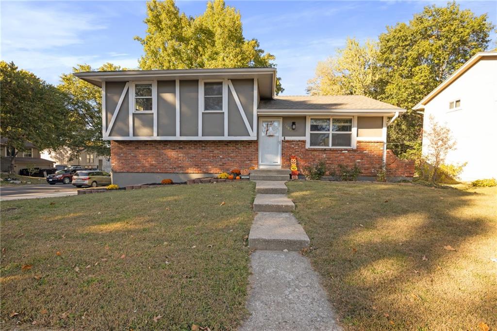 2002 E Mohawk Court, For Sale in Olathe Zoocasa