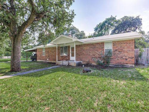 500 S Hovey St, Chico, TX, 76431-2444 | Card Image