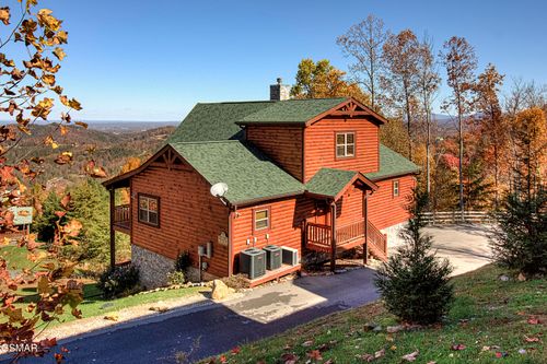 2422 Majestic View Way, Sevierville, TN, 37862-9012 | Card Image