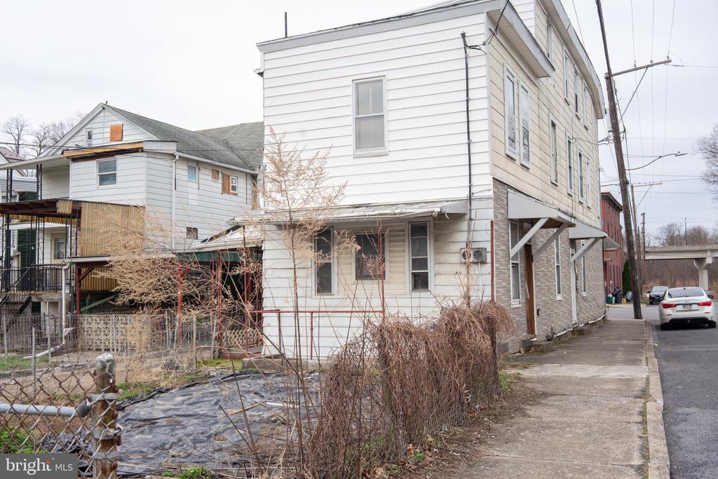 Residential Income in MOUNT CARMEL 4