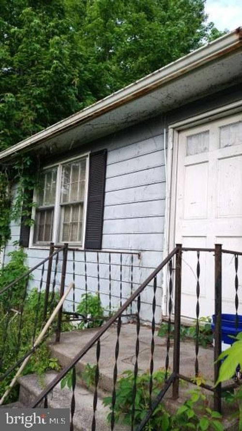 331 Wickham St, SOUTH BOSTON, VA, 24592-2220 | Card Image