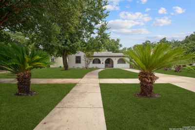 2238 W Magnolia Ave, House other with 3 bedrooms, 2 bathrooms and null parking in San Antonio TX | Image 2