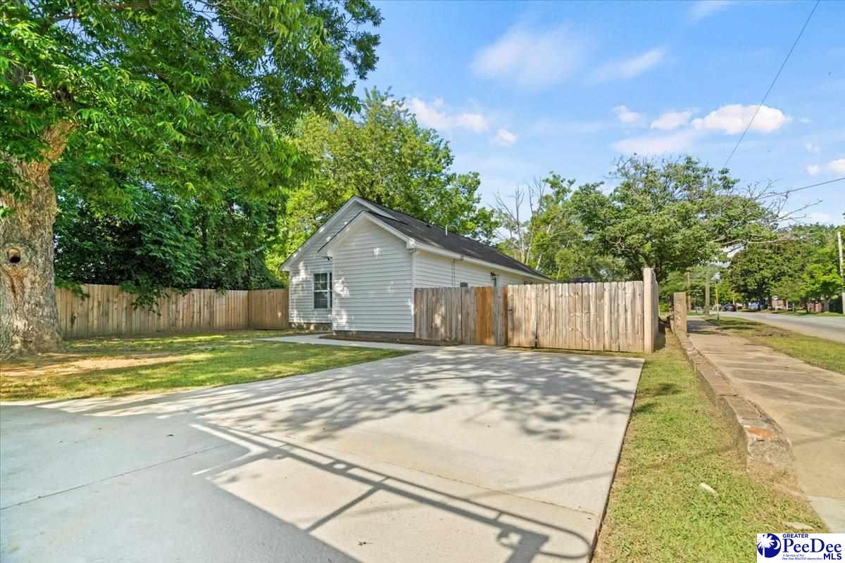 Residential Lease in Florence 4