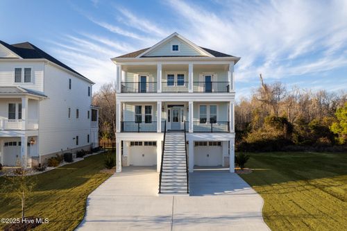 218 Colleton Sq, Newport, NC, 28570-4564 | Card Image