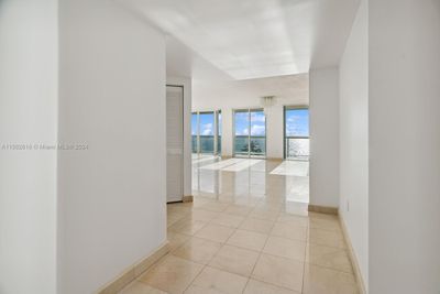 4B - 8925 Collins Ave, Condo with 2 bedrooms, 2 bathrooms and null parking in Surfside FL | Image 2