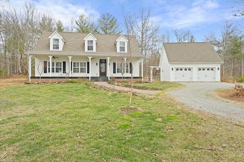 877 Sweetbriar Ln, Boones Mill, VA, 24065 | Card Image