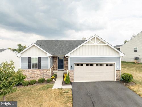 81 Koala Cir, MARTINSBURG, WV, 25403-1710 | Card Image