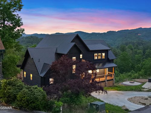 2843 Cedar Falls Way, Sevierville, TN, 37862-7965 | Card Image