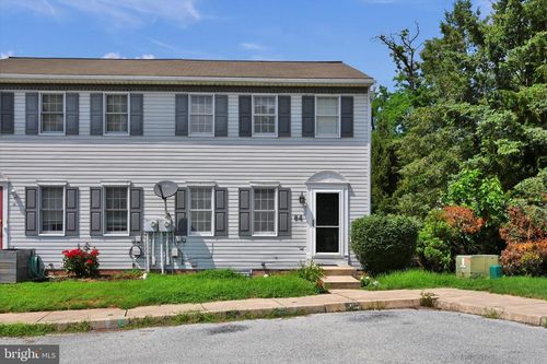 84 Michael Ct, Ephrata, PA, 17522-2570 | Card Image