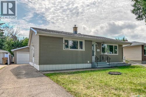 43 Mcinnis Cres, Regina, SK, S4R3E7 | Card Image