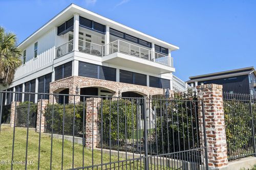 1615 Cayman Cv, Biloxi, MS, 39531-5300 | Card Image