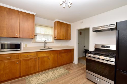 1108 Day Hollow Rd, Endicott, NY, 13760-1236 | Card Image