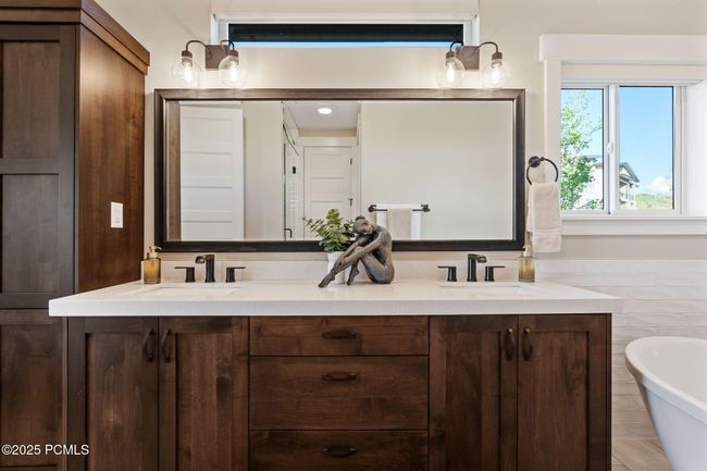 Master bathroom vanity with tub | Image 14