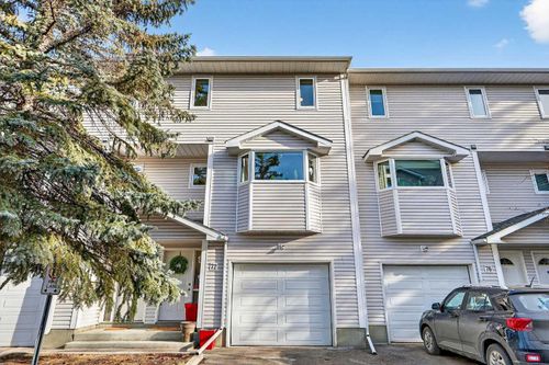 72 Glenbrook Villas Sw, Calgary, AB, T3E7E8 | Card Image