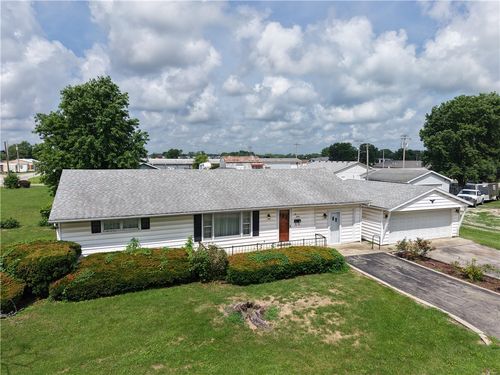 212 Virginia St, Shelbyville, IL, 62565-9592 | Card Image