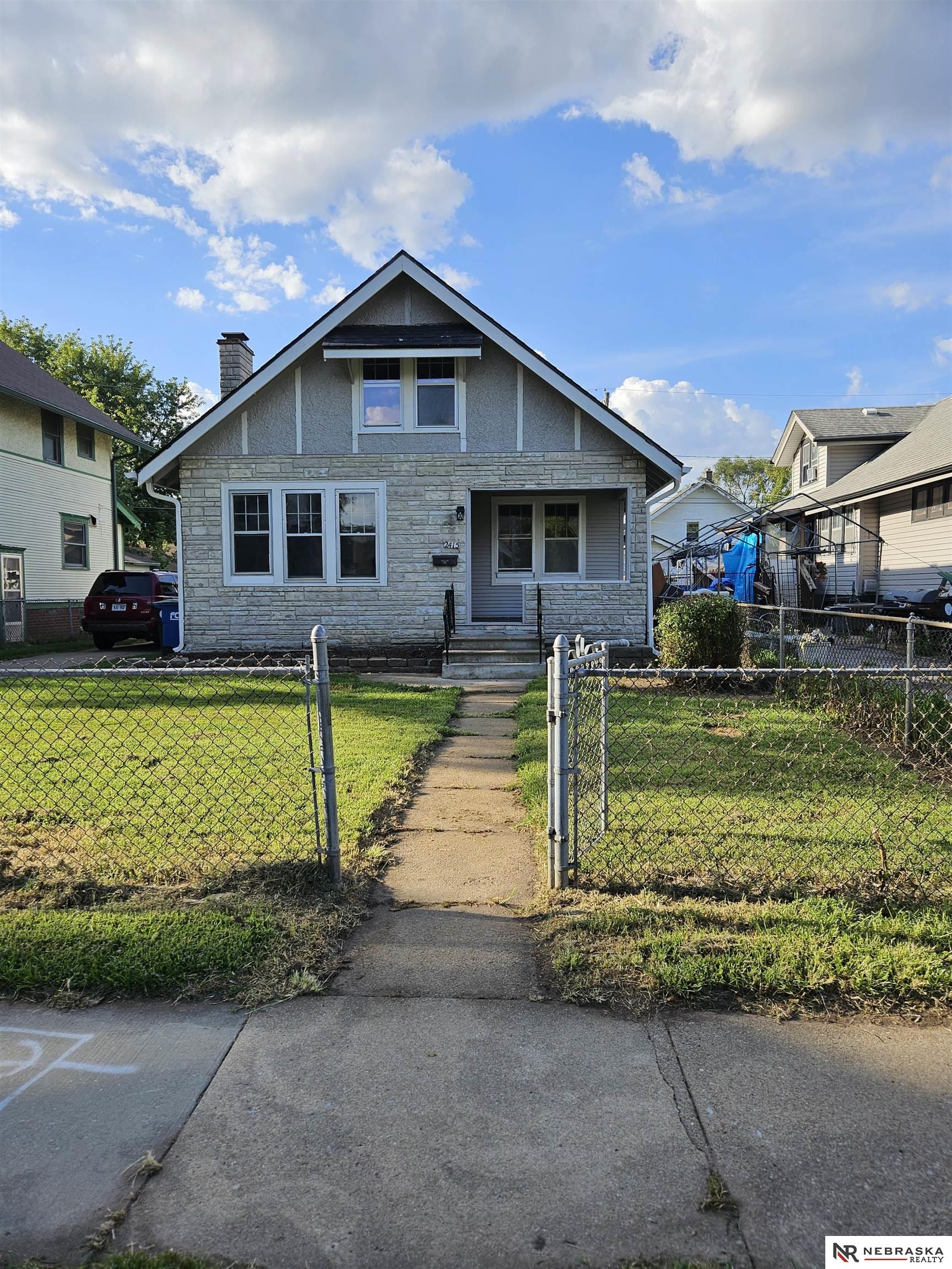 Crown Point Ave, Omaha, NE 68111