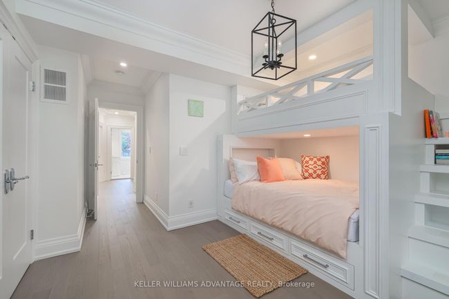 37 Farnham Ave, House other with 5 bedrooms, 5 bathrooms and 1 parking in Toronto ON | Image 21