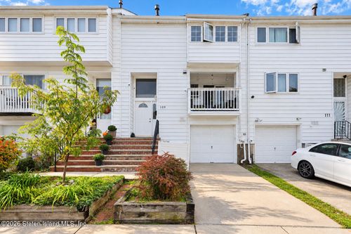 109 Hampton Grn, Staten Island, NY, 10312-1716 | Card Image