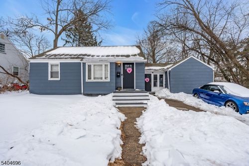 821 Front St, Dunellen, NJ, 08812-1015 | Card Image