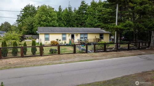 39 Paradise Ln, Pacific Beach, WA, 98571-5023 | Card Image