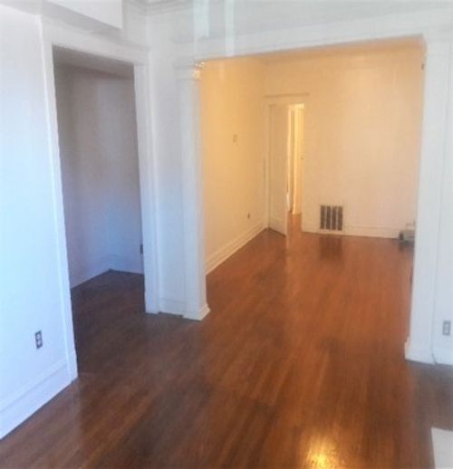 7549 Langley Ave, Chicago, IL, 60619-2224 | Card Image