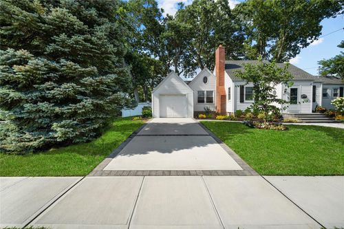 45 Sycamore St, Massapequa, NY, 11758-5736 | Card Image
