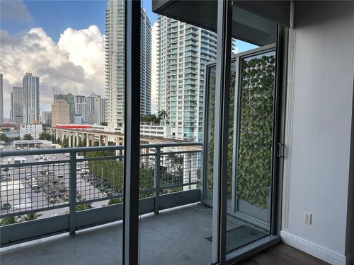 apt-1211-690 Sw 1st Ct, MIAMI, FL, 33130-2912 | Card Image