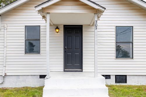 305 W Cedar Ave, Sayre, OK, 73662-2811 | Card Image