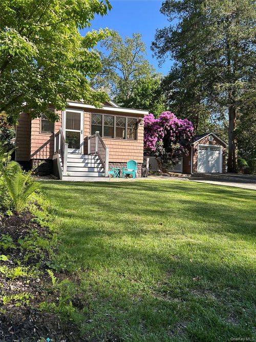 41 Narcissus Rd, Kings Park, NY, 11754-3030 | Card Image